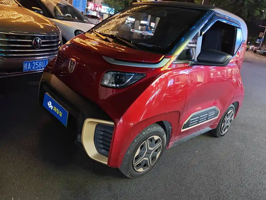 Baojun E200
