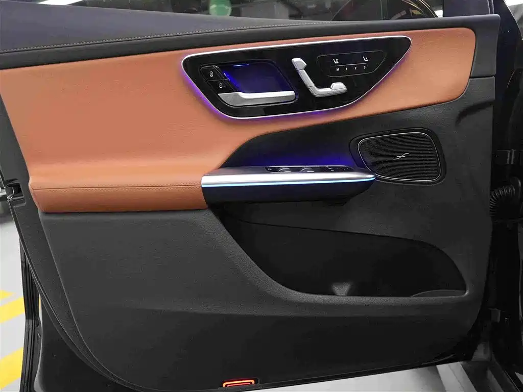 Mercedes-Benz GLC — миниатюра 9