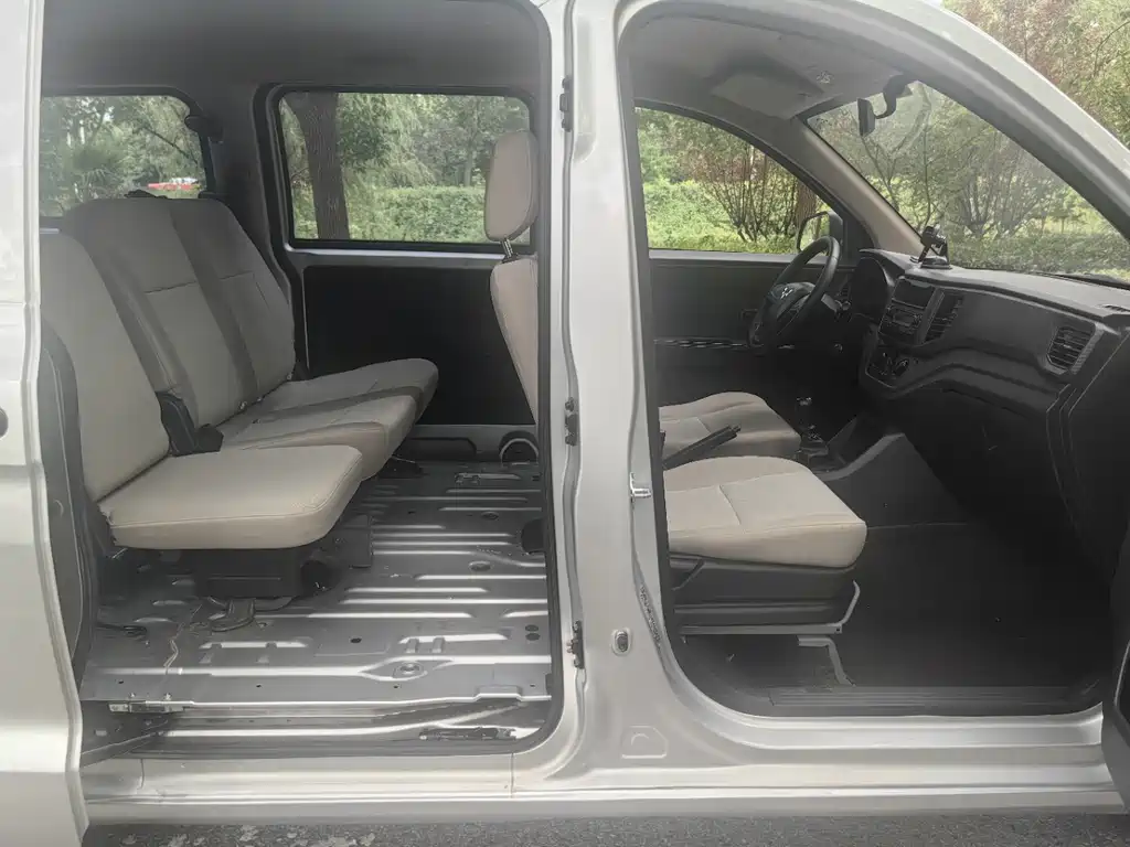Wuling Hongguang V — миниатюра 8