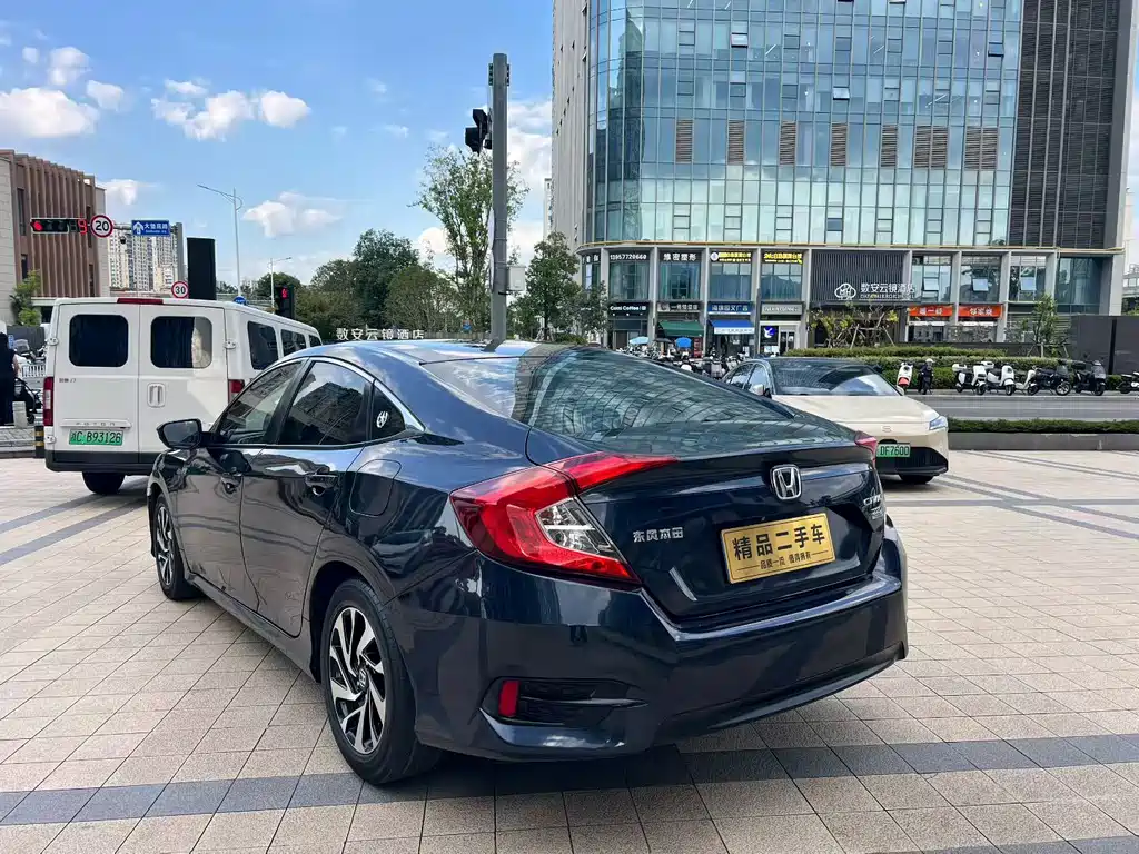 Honda Civic — миниатюра 9