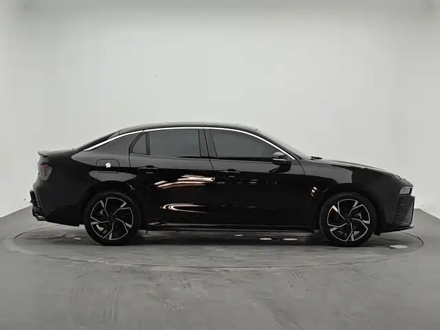 Lynk & Co 03 — миниатюра 4