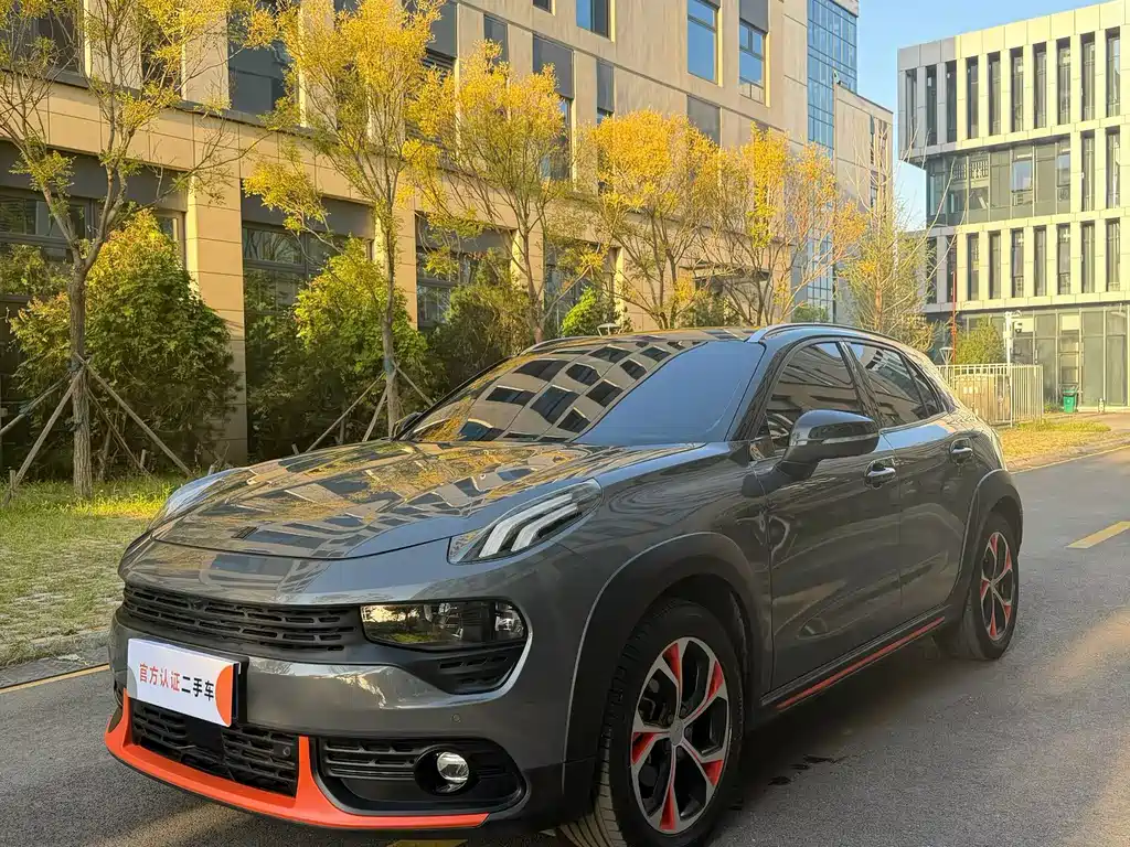 Lynk & Co 02