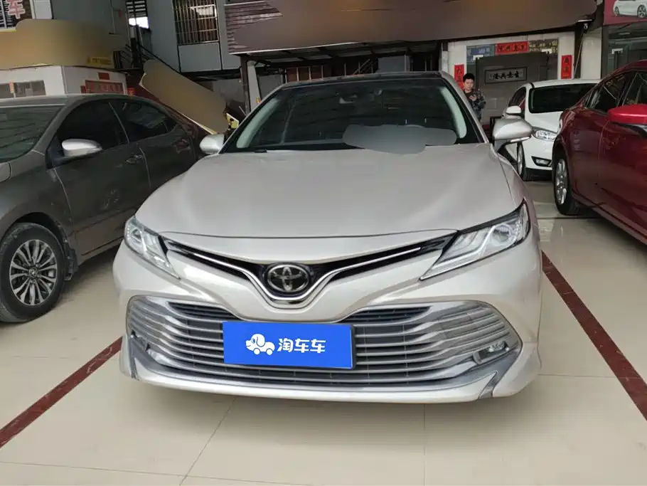 TOYOTA CAMRY