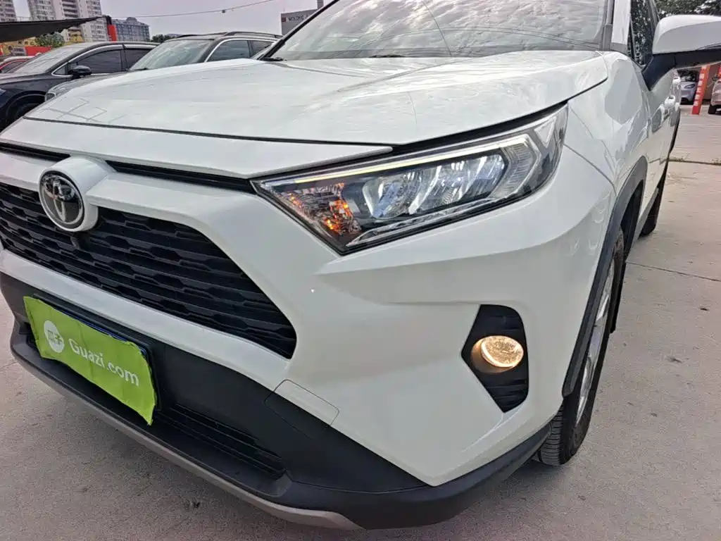 Toyota RAV4 — миниатюра 24