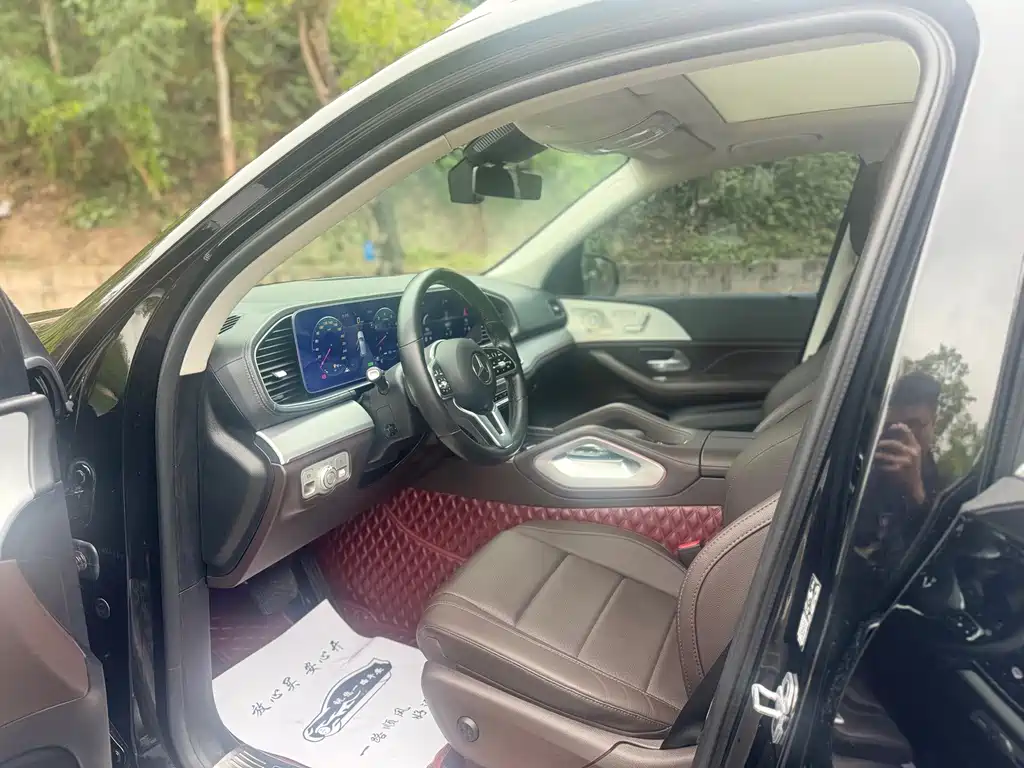 Mercedes-Benz GLE (Import) — миниатюра 9