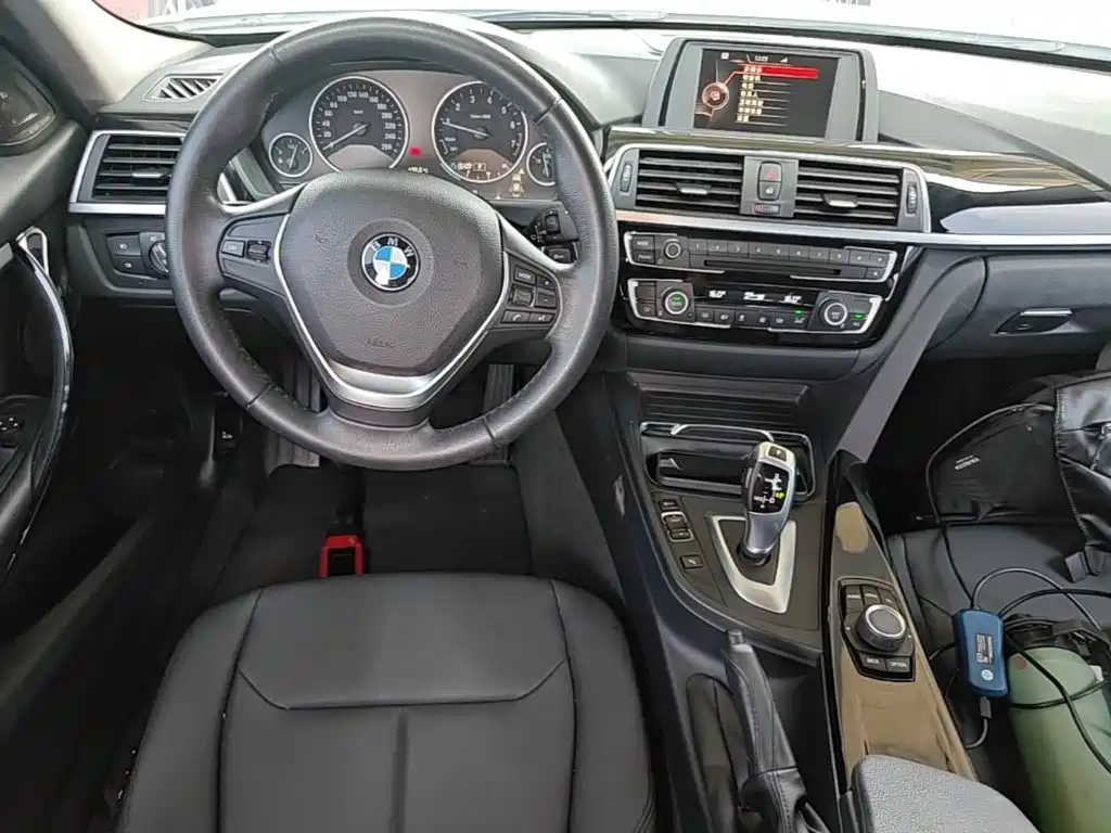 BMW 3 Series — миниатюра 10