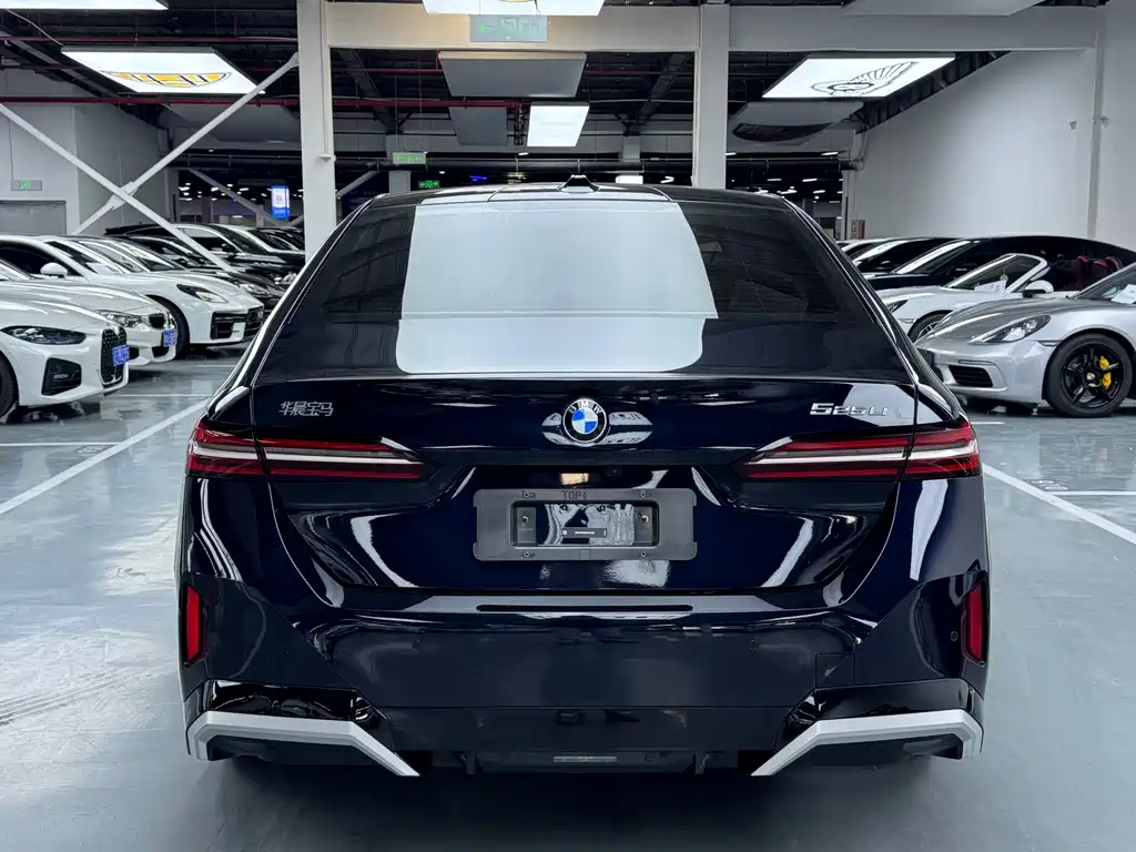 BMW 5 Series — миниатюра 20