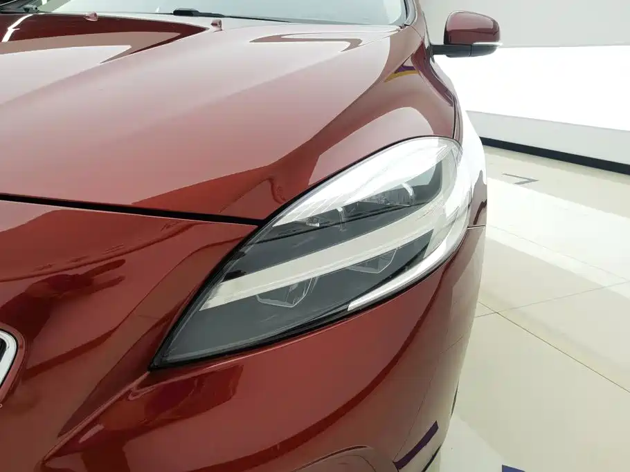 Volvo V40 — миниатюра 5