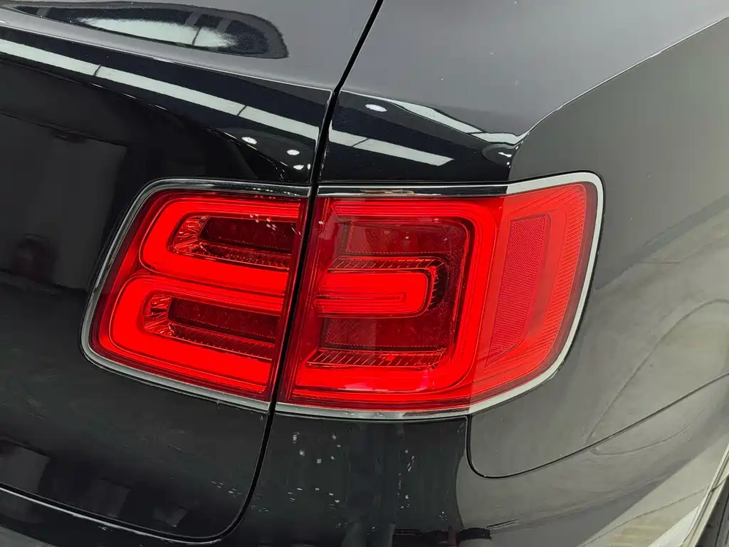 Bentley Bentayga — миниатюра 30