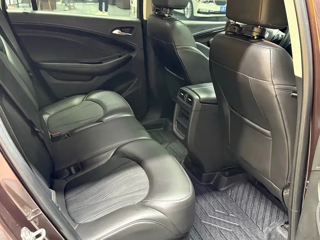 Buick Envision Plus — миниатюра 13