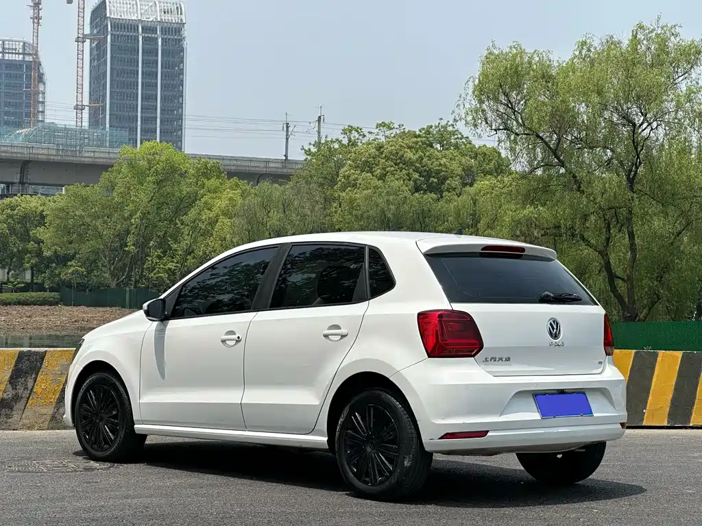 Volkswagen Polo 2016 1.6L AT Comfort