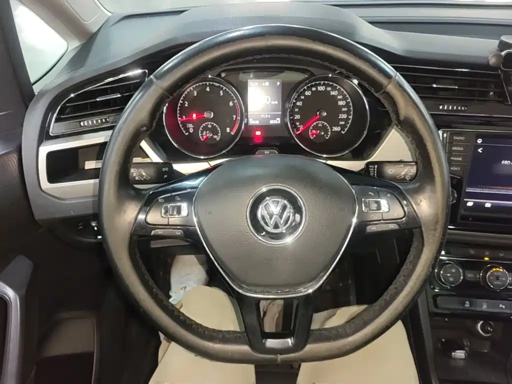 Volkswagen Touran — миниатюра 11