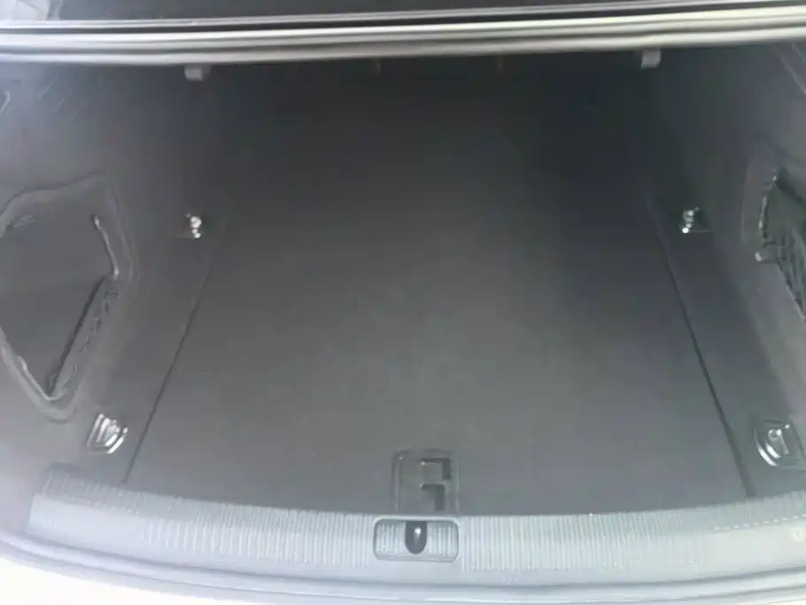 Audi A4L — миниатюра 4