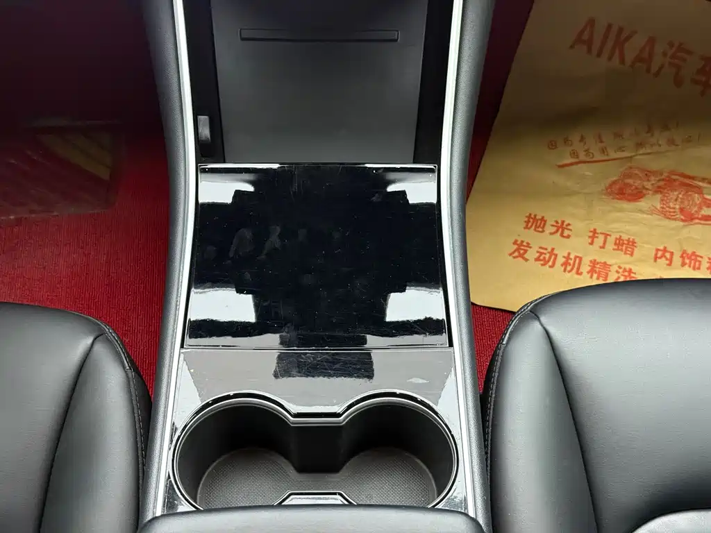 Tesla Model 3 — миниатюра 12