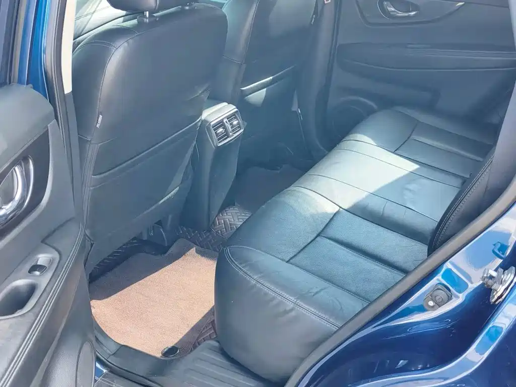 Nissan X-Trail — миниатюра 6