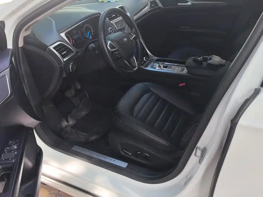 Ford Mondeo — миниатюра 9