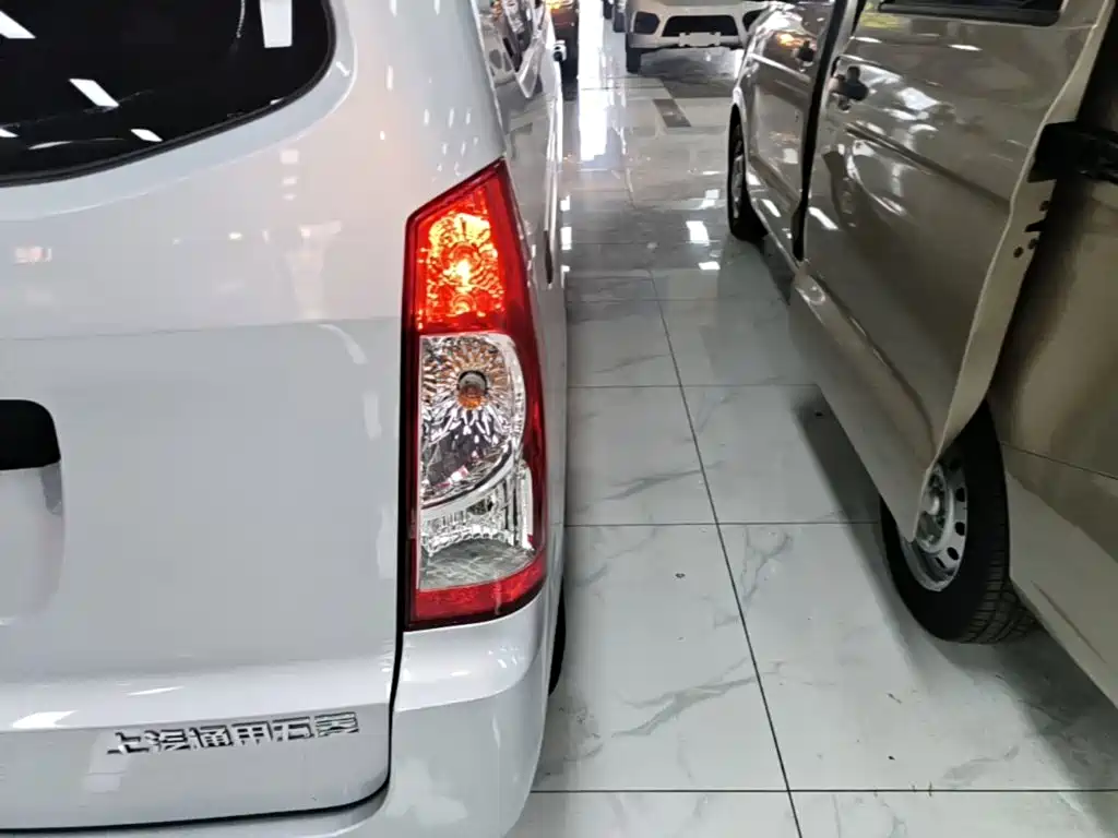 Wuling Rongguang S — миниатюра 8