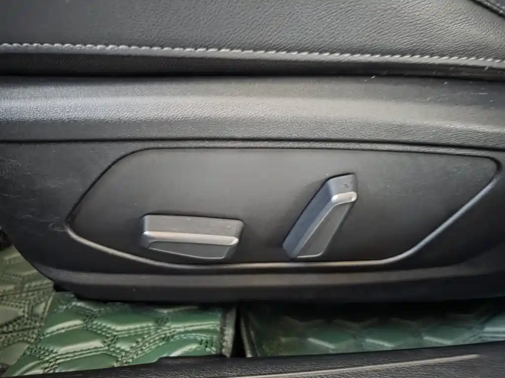 Hyundai Elantra — миниатюра 9