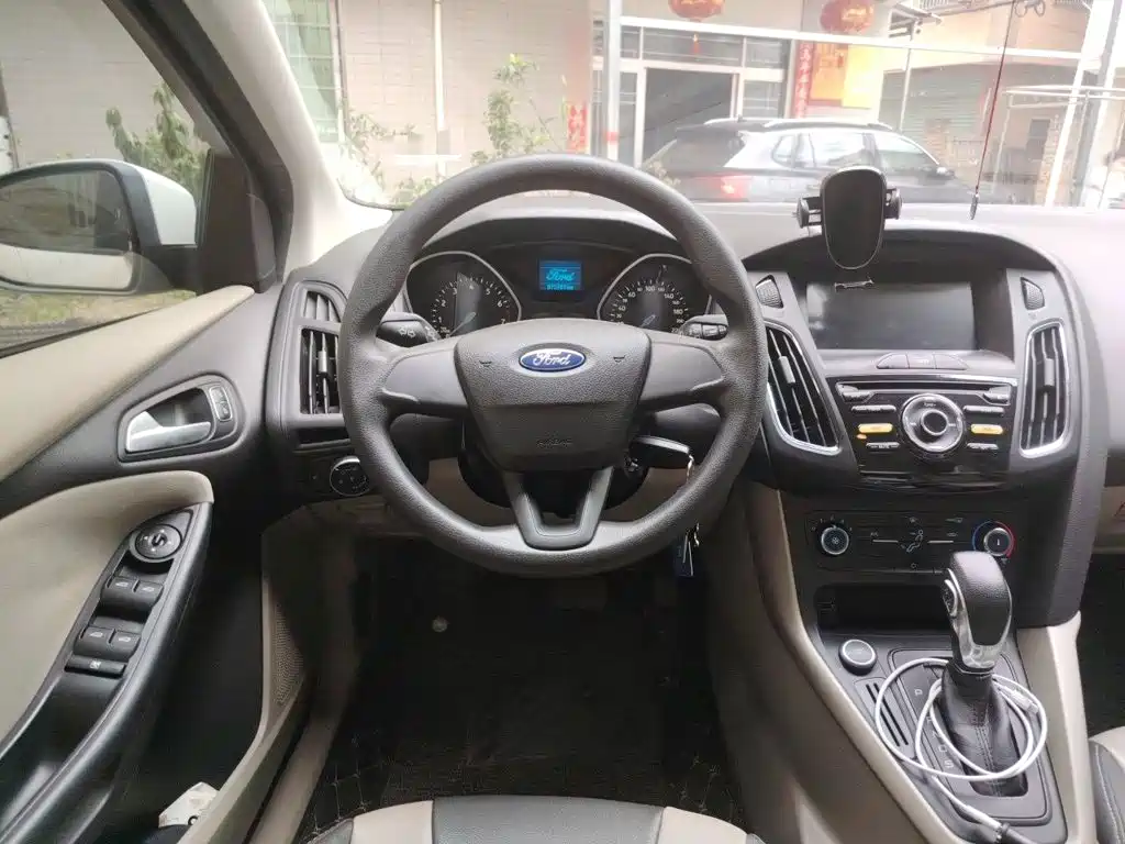 Ford Focus — миниатюра 6