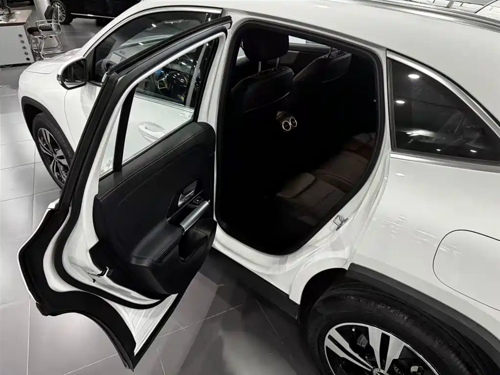 Mercedes-Benz GLA — миниатюра 15