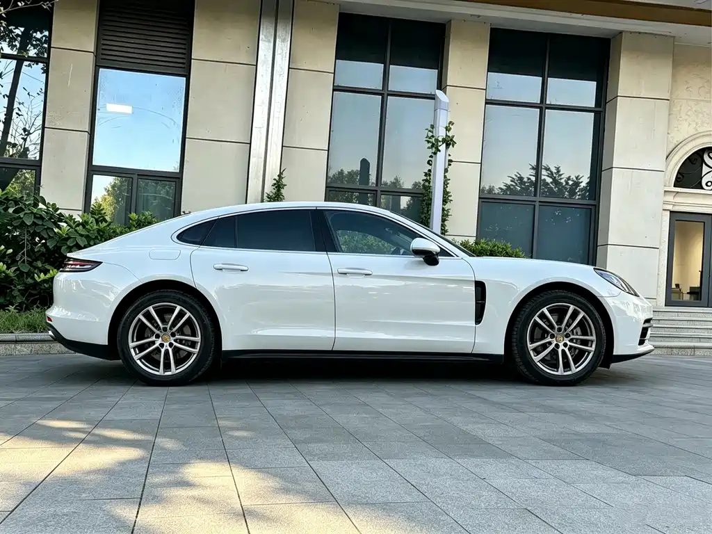 Porsche Panamera — миниатюра 11