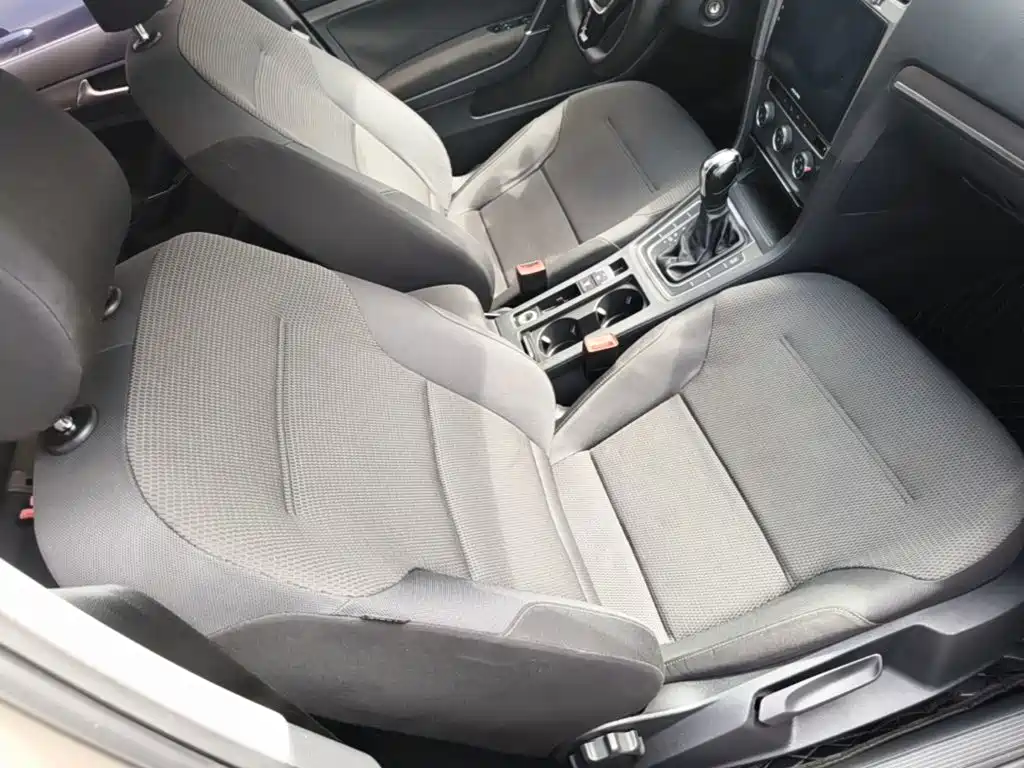 Volkswagen Golf — миниатюра 25
