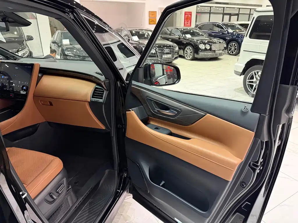 Toyota Alphard 2024 2.5L Premium