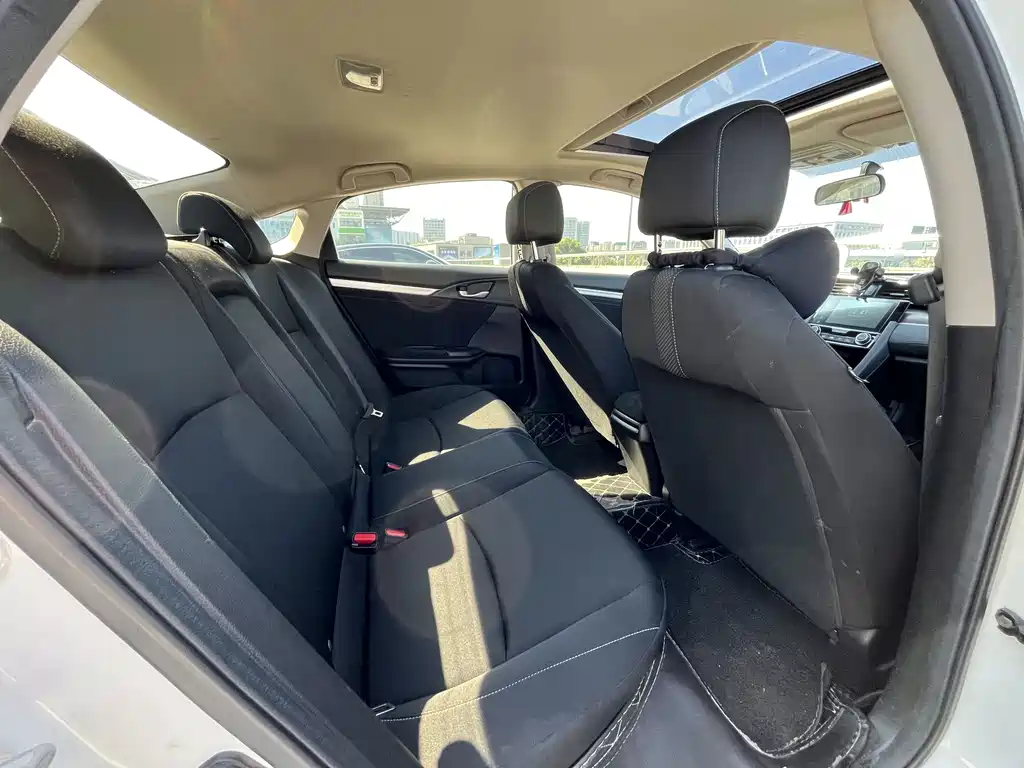 Honda Civic — миниатюра 7