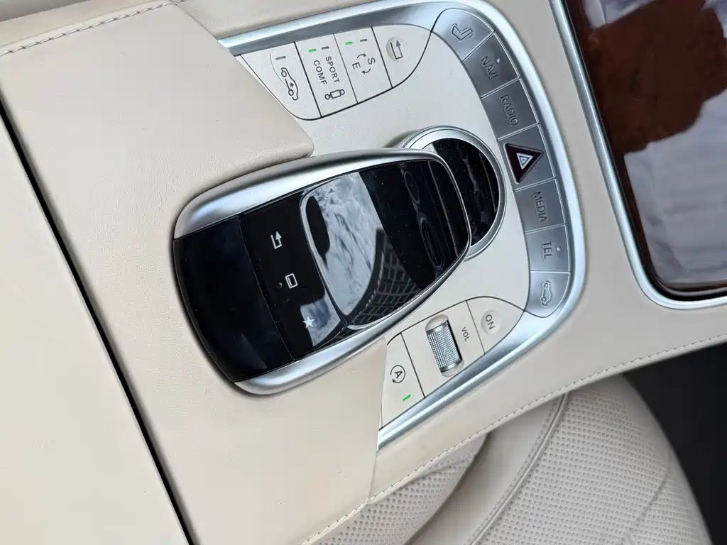 Mercedes-Benz S-Class — миниатюра 20