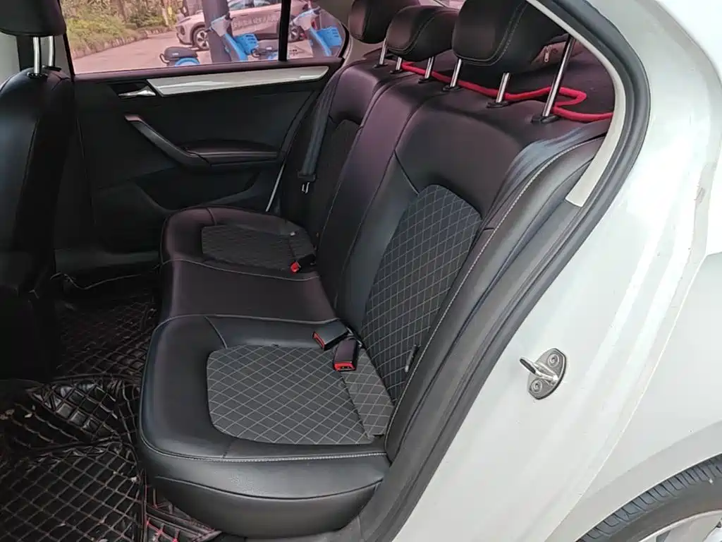 Skoda Rapid — миниатюра 17