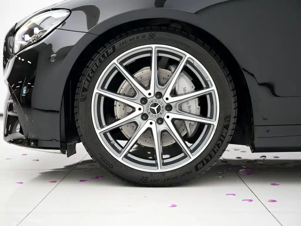 Mercedes-Benz E-Class (Import) — миниатюра 18