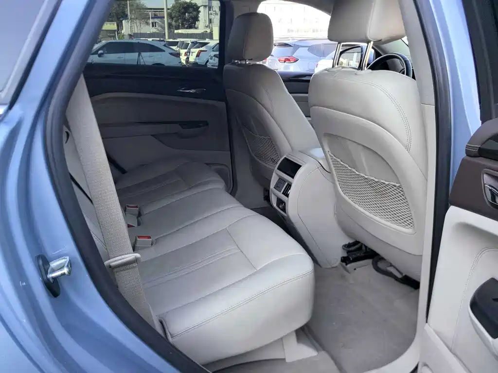 Cadillac SRX — миниатюра 11
