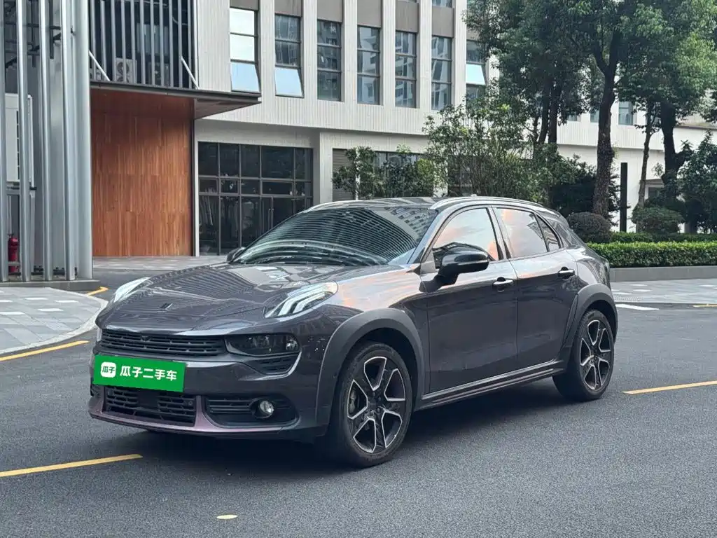 Lynk & Co 02
