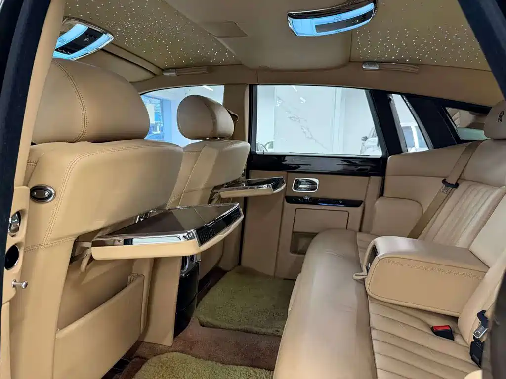 Rolls-Royce Phantom — миниатюра 6