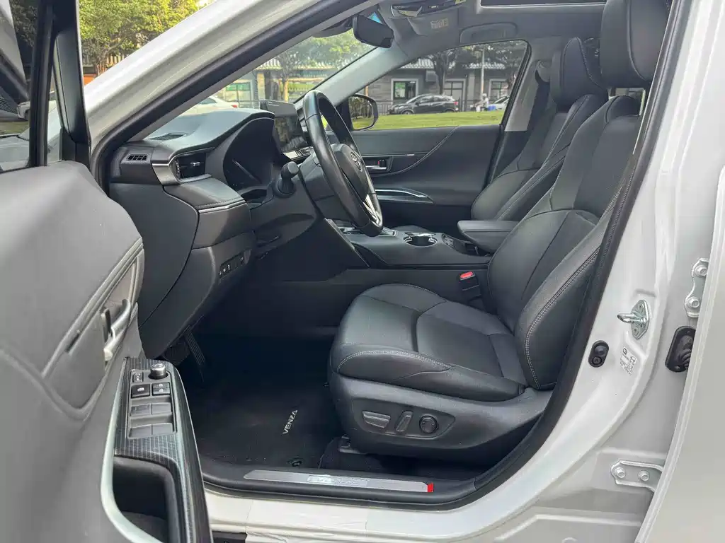 Toyota Venza — миниатюра 7