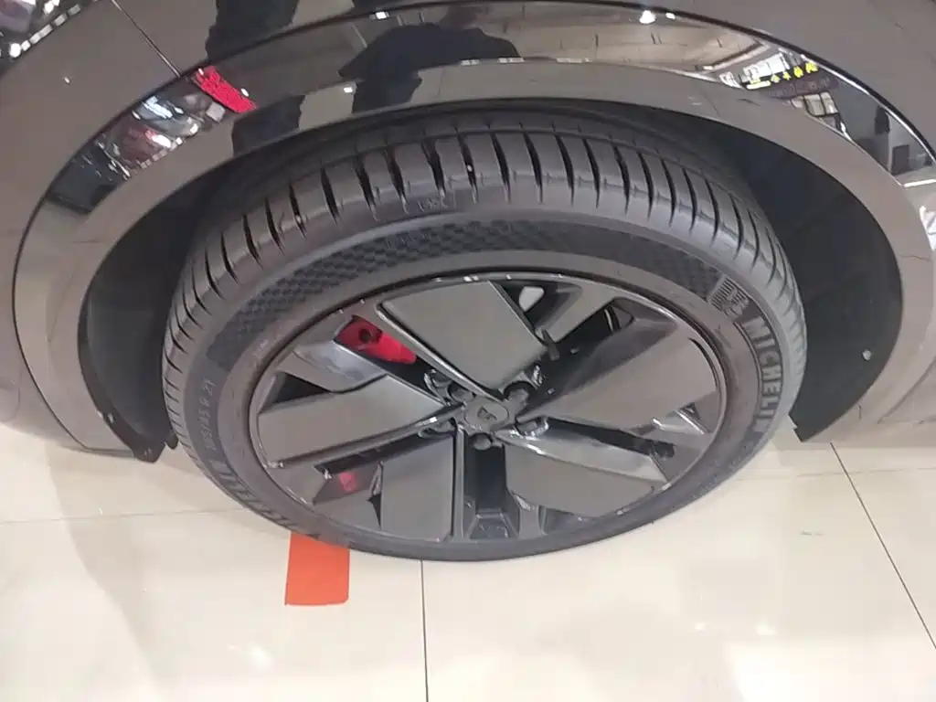 Li Auto Li L8 — миниатюра 23