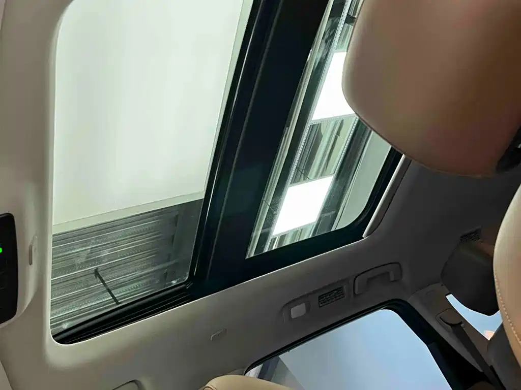 NISSAN EXPLORING THE LAND