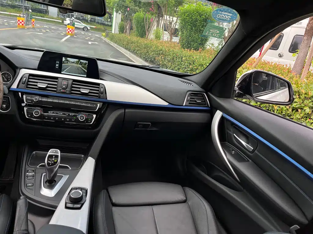 BMW 3 Series — миниатюра 17