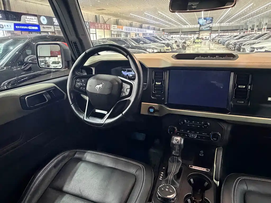 Ford Bronco — миниатюра 9