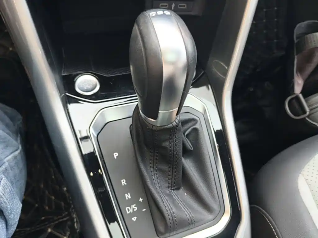 Volkswagen T-Roc — миниатюра 14