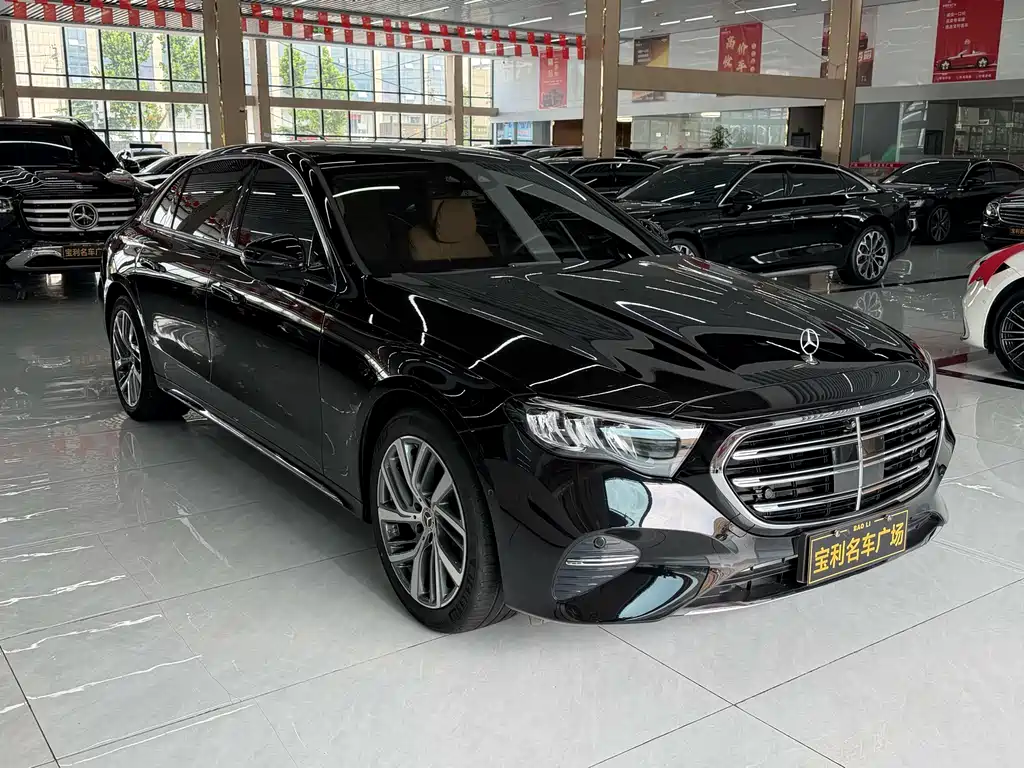 Mercedes-Benz E-Class — миниатюра 3