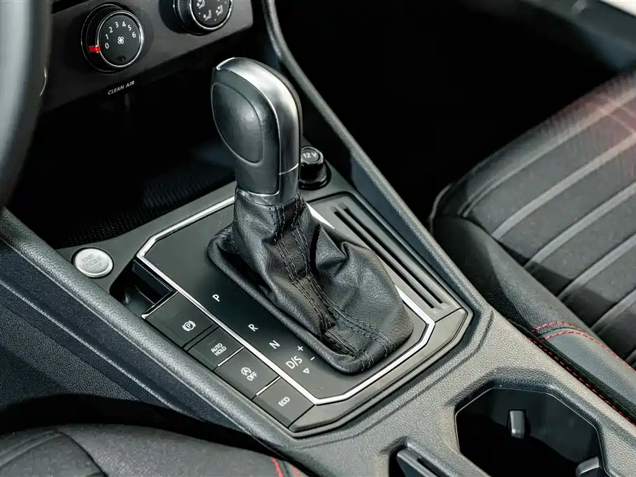 Volkswagen Lavida — миниатюра 11