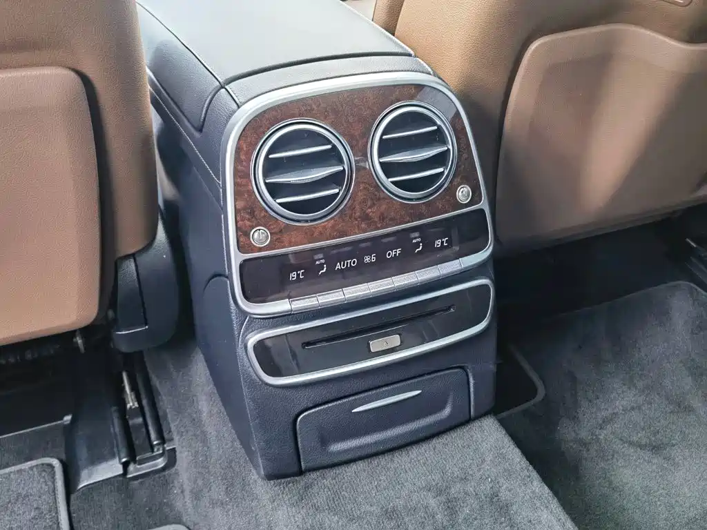 Mercedes-Benz S-Class — миниатюра 46