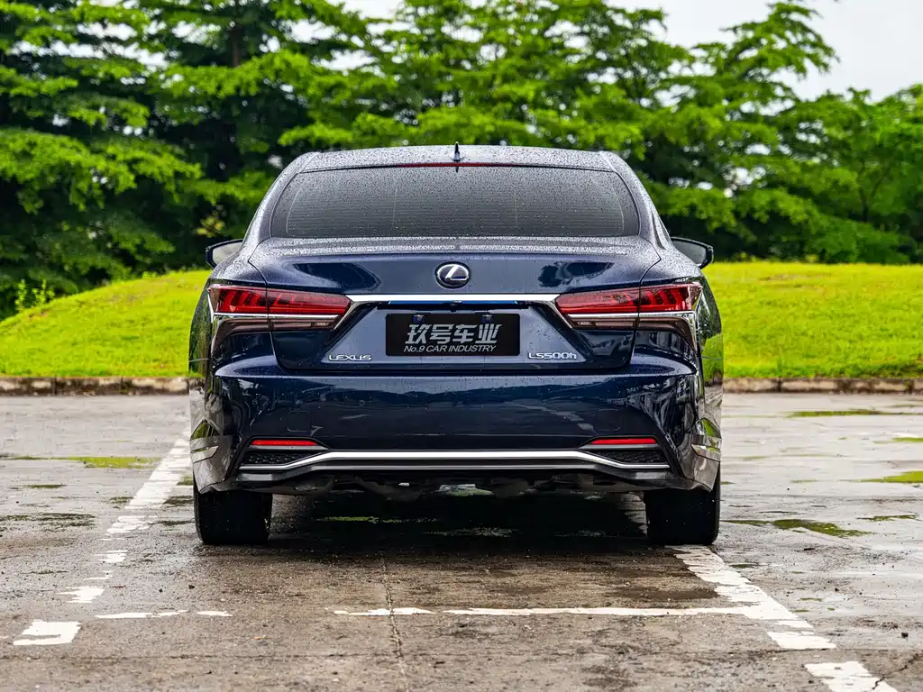 Lexus LS — миниатюра 4