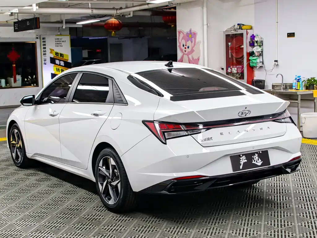 Hyundai Elantra — миниатюра 19