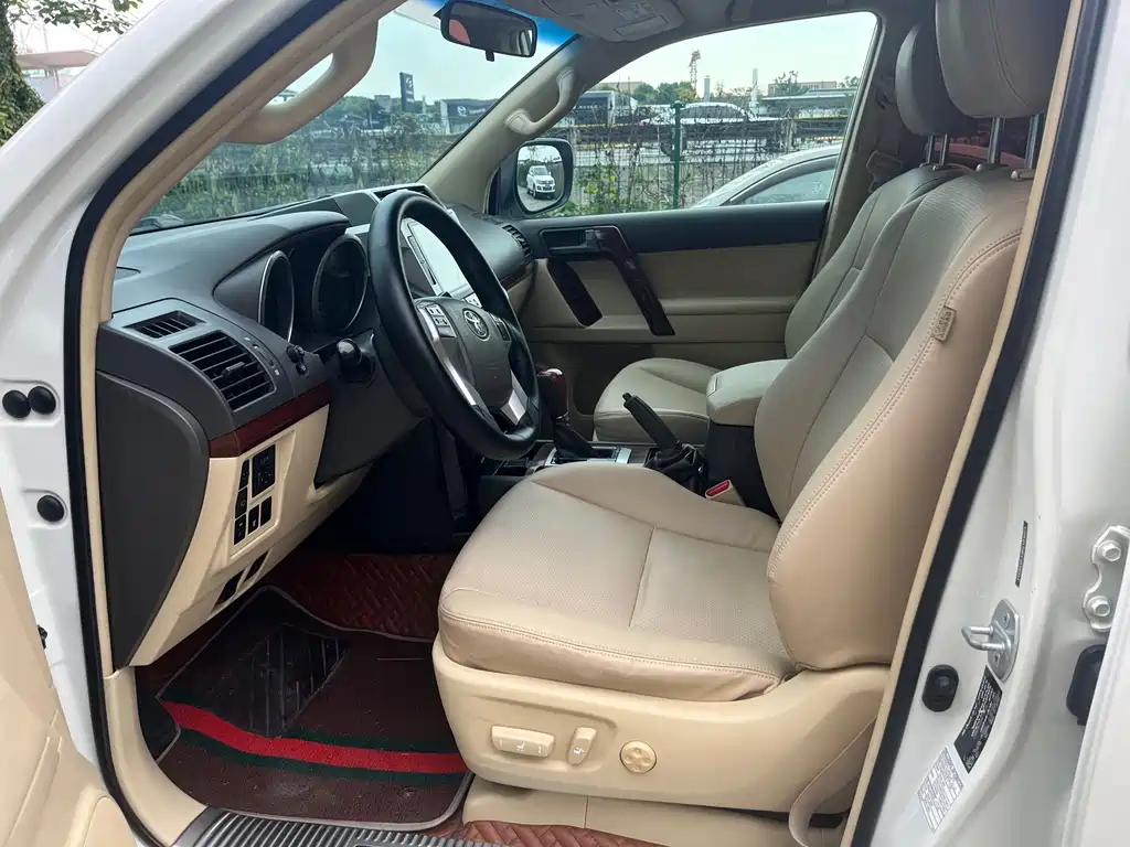 Toyota Land Cruiser Prado 2016 2.7L AT