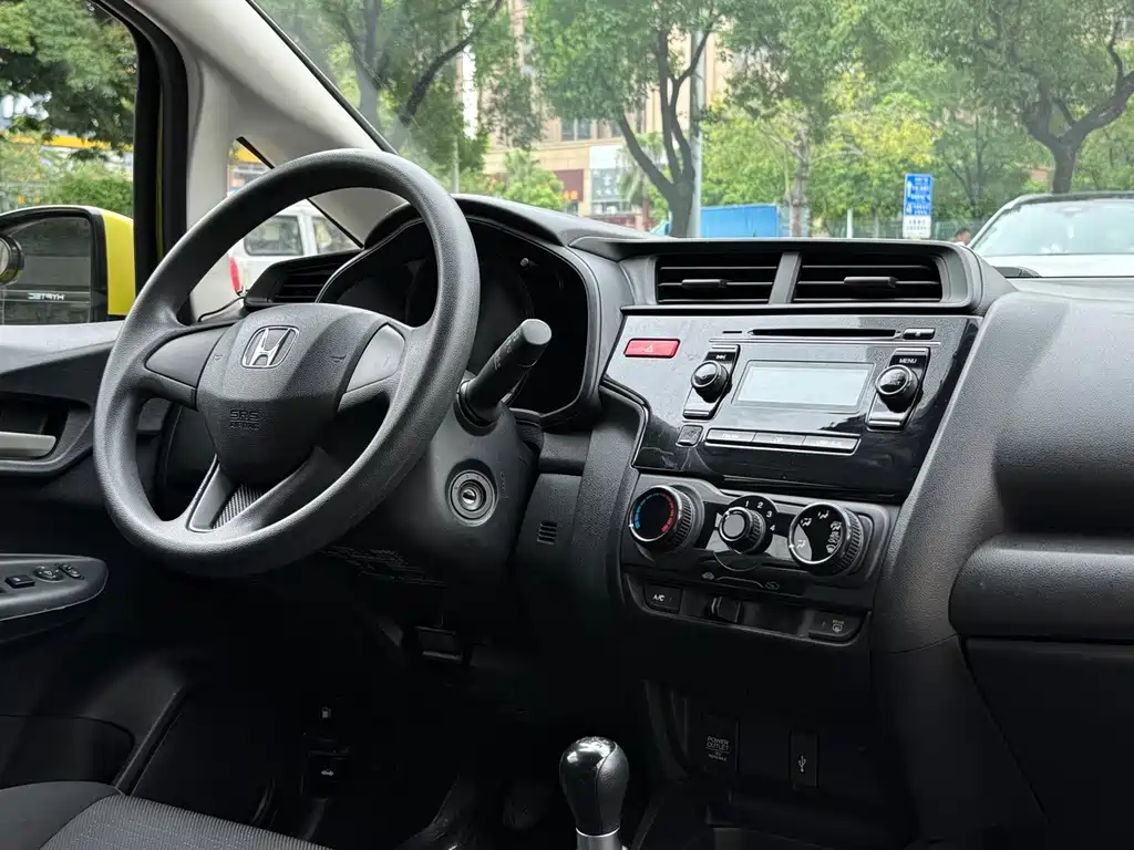 Honda Fit — миниатюра 5