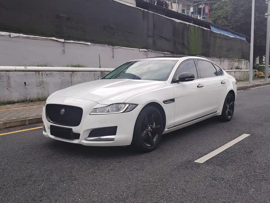 Jaguar XFL