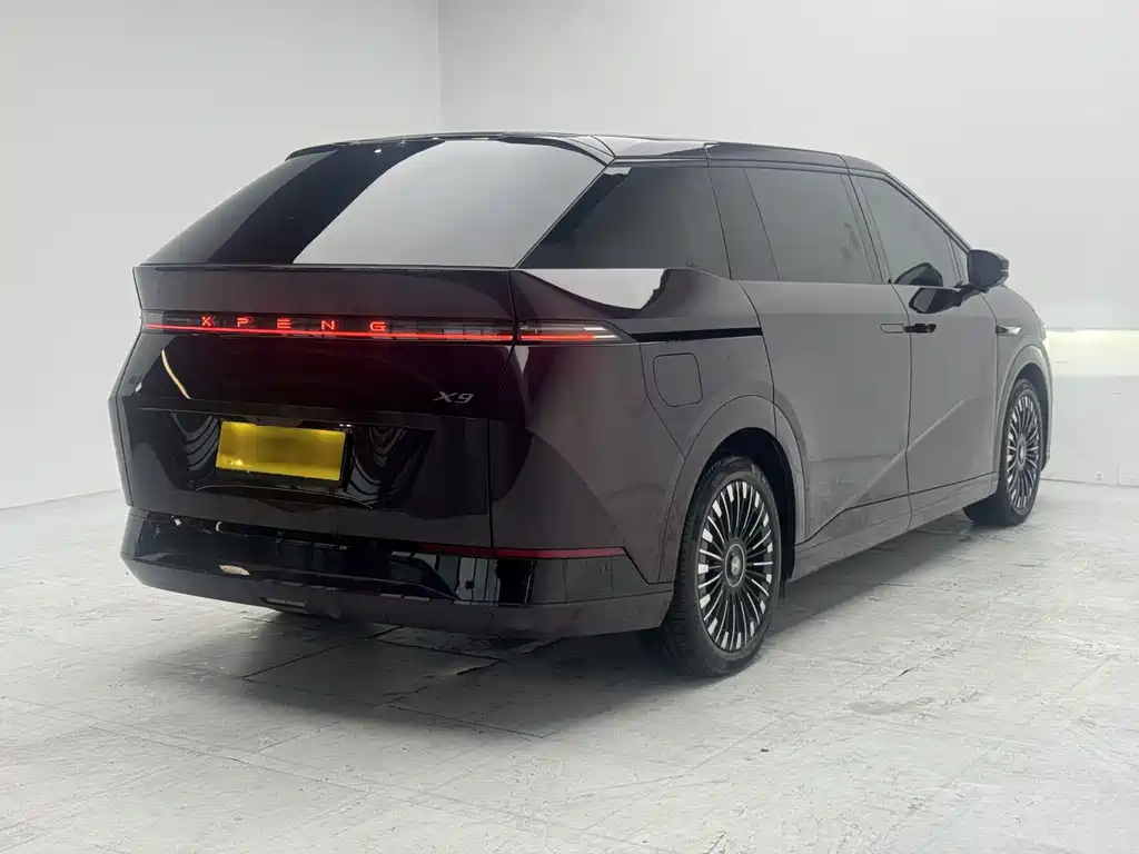 XPeng X9 — миниатюра 6
