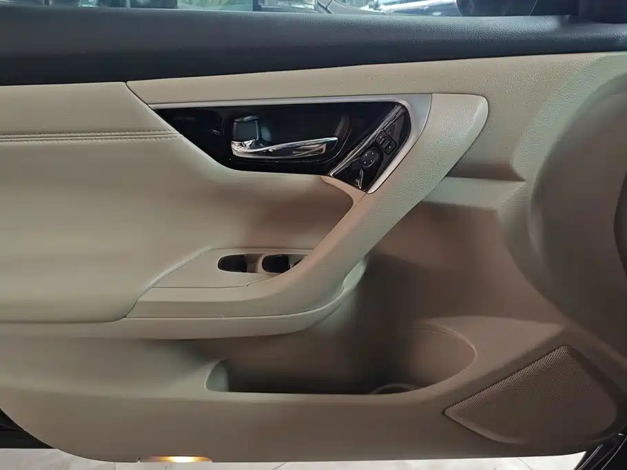 Nissan Teana — миниатюра 7
